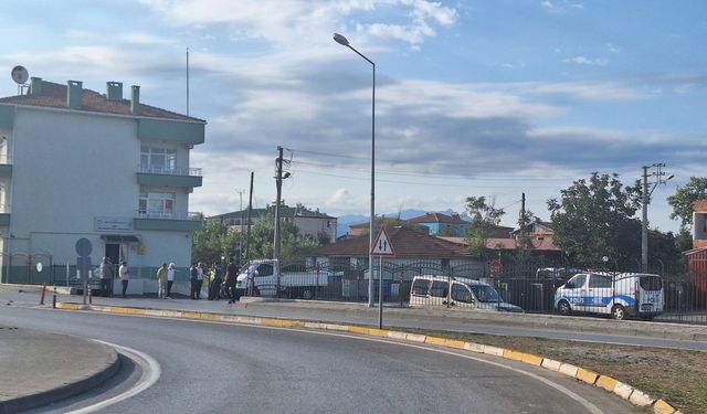 Samsun'da hafif ticari araçla çarpışan motosiklet sürücüsü yaralandı