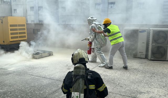 Samsun'da hastanedeki tatbikatta deprem sonrasında yaşananlar canlandırıldı