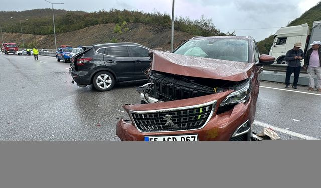 Samsun'da zincirleme trafik kazasında 5 kişi yaralandı