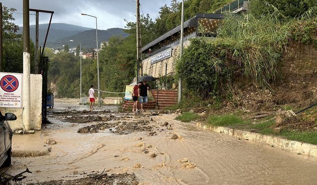 Sinop'ta sağanak etkili oldu