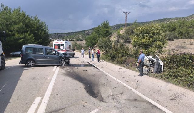 Sinop’ta üç aracın karıştığı kazada 3 sürücü yaralandı