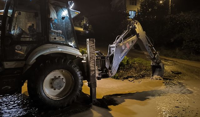 Trabzon'un Sürmene ilçesinde şiddetli yağış etkili oldu