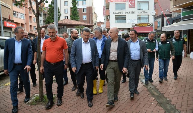 Ulaştırma ve Altyapı Bakan Yardımcısı İskurt, yağıştan etkilenen Araklı'da incelemede bulundu