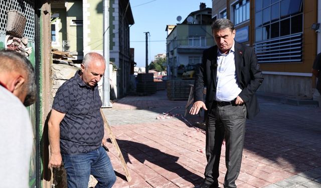 Zonguldak Belediye Başkanı Erdem, parke yol çalışmalarını inceledi