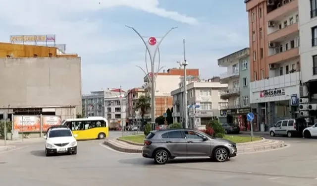 Tehlikeli kavşakta kazalar durmak bilmiyor