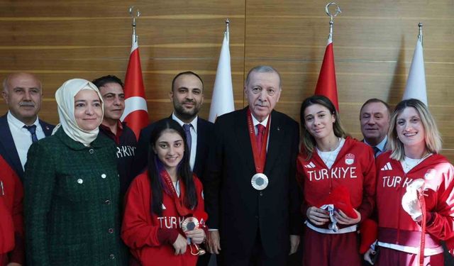 Cumhurbaşkanı Erdoğan, Türkiye Milli Paralimpik Takımı’nı kabul etti