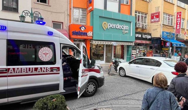 Duba önünde duraklayan araç ambulansın geçişine engel oldu