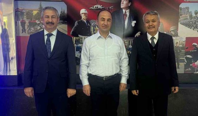 Eski müdürlerden Eskişehir İl Emniyet Müdürlüğü’ne ziyaret