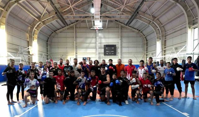 Gençler Muaythai Milli Takımı, 26 sporcu ile dünya şampiyonasında mücadele edecek