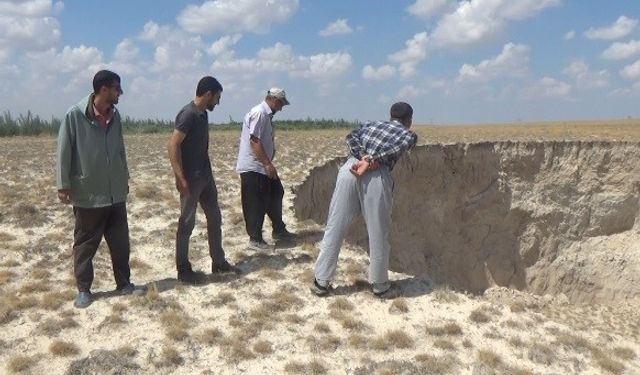 Konya’nın Karapınar İlçesinde Dev Obruk Meydana Geldi: Yetkililer İncelemelerde