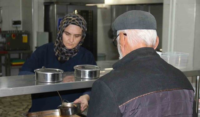 Lezzetli, temiz ve ücretsiz yemeğe vatandaştan yoğun talep