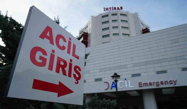 Oğul dehşet saçtı: Kolundan bıçaklanan baba, ambulansta kalp krizi geçirerek hayatını kaybetti