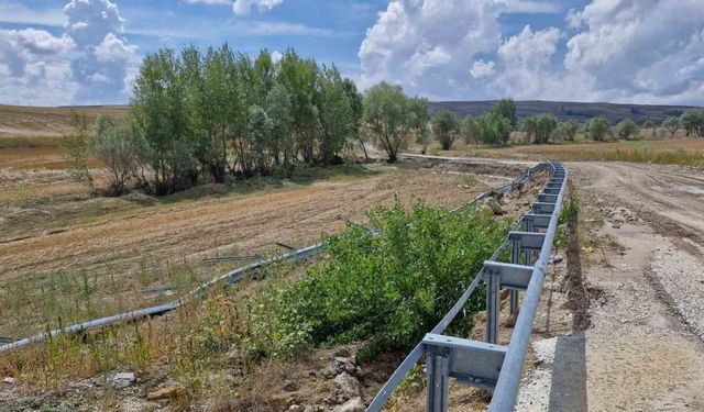 Sel suları, Alaca’da bariyerleri söktü