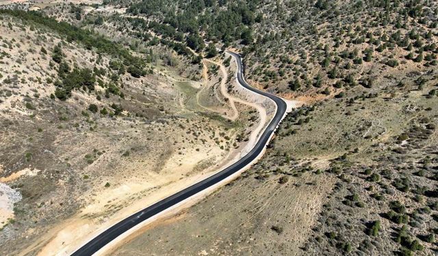 Selçuklu Belediyesi dış mahallelerde bağlantı yollarının standardını yükseltiyor