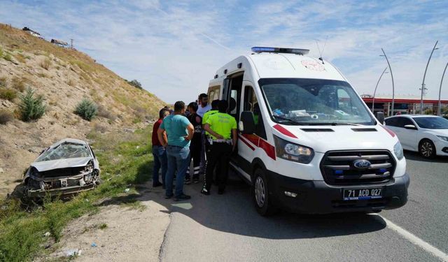 Takla atan otomobil hurdaya döndü: 3 yaralı