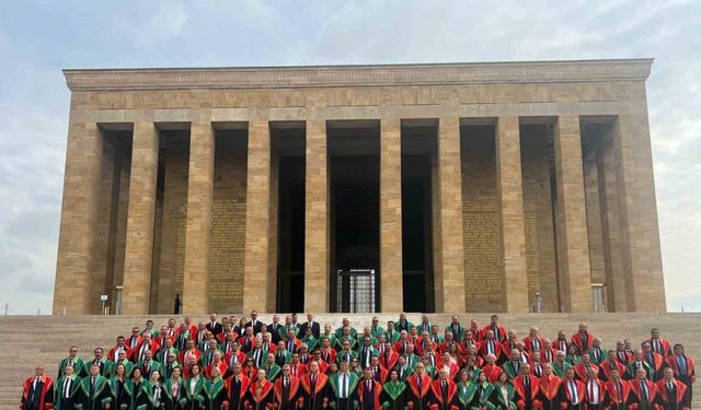 Yargıtay üyeleri adli yıl açılışı dolayısıyla Anıtkabir’i ziyaret etti