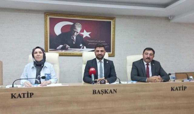 İl Genel Meclisi, temizlik hizmetlerinde aksamayı önlemek için Çevre Bakanlığı’na başvurdu