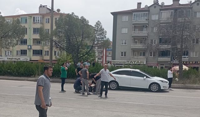 Osmancık’ta motosiklet kazası: Yayaya çarpan sürücü kaçtı