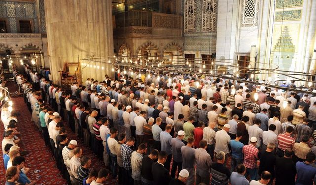 Mevlid Kandili’nin Önemi: Peygamberimizin Doğumu ve İslam Dünyası İçin Anlamı