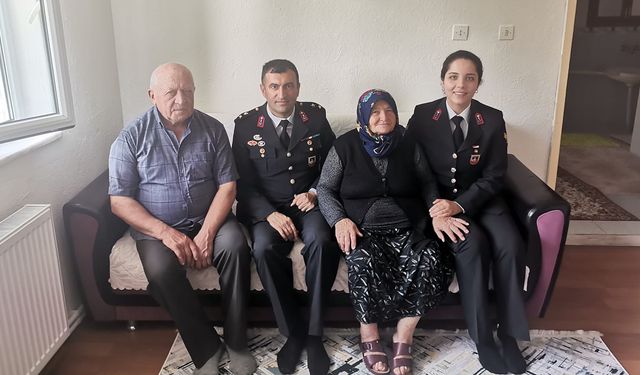 Kargı İlçe Jandarma Komutanı'ndan anlamlı ziyaret: Gazi Mustafa Tatar'a vefa