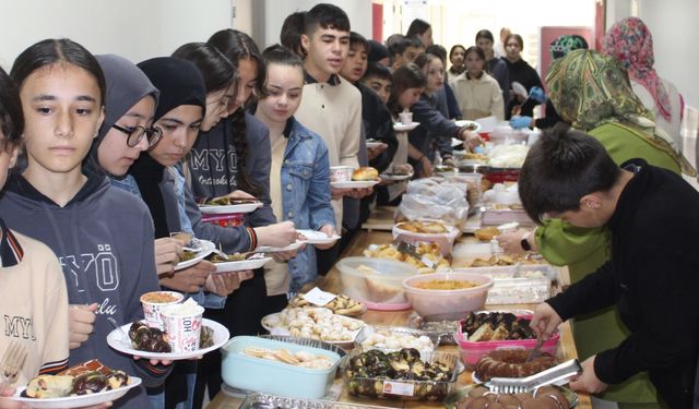 Havza'da ortaokul öğrencilerinden arkadaşları yararına kermes