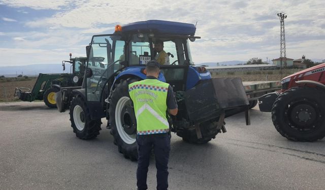 Merzifon’da jandarma ekiplerinin trafik denetimleri sürüyor