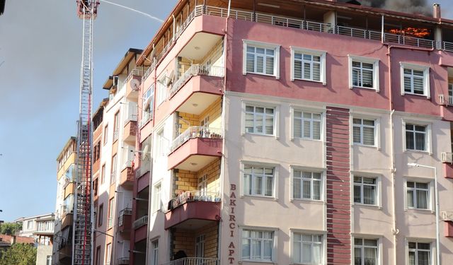 Ordu'da çatı tamiri sırasında iki daire yandı