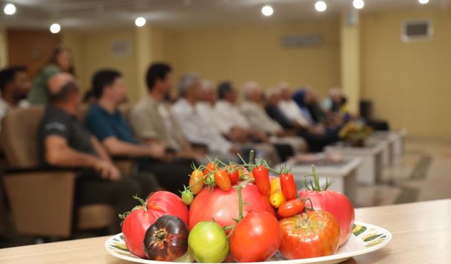 TOGÜ'de "Domates" konulu söyleşi düzenlendi