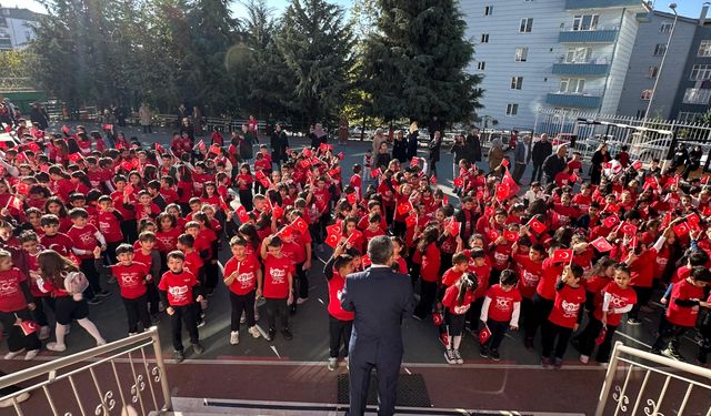 Tokatlı öğrenciler 29 Ekim Cumhuriyet Bayramı dolayısıyla yürüyüş yaptı