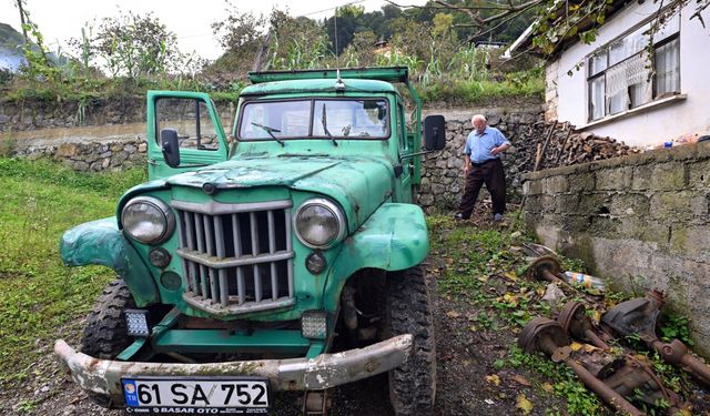 Trabzon'da 83 yaşındaki emekli şoför, 70 yaşındaki kamyonetine gözü gibi bakıyor