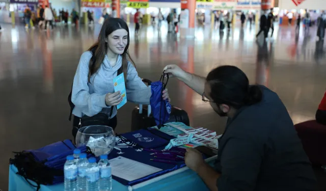 Bursa'da üniversiteliye sıcak karşılama