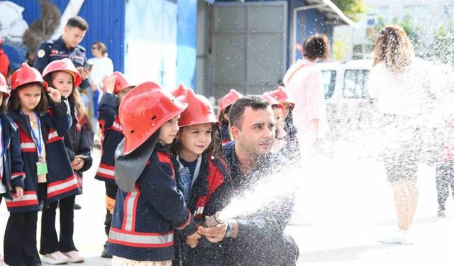 5 bin 250 çocuk, itfaiye gönüllüsü oldu