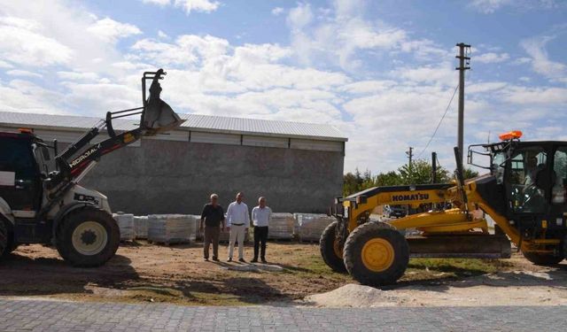 Beylikova Belediyesi kilitli parke taşı çalışmalarına başladı