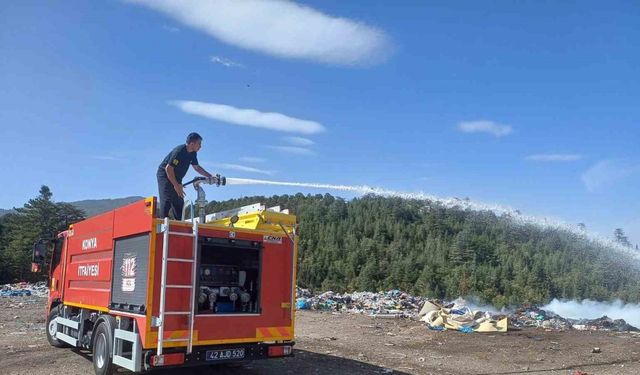 Beyşehir’de çöp toplama merkezinde çıkan yangın söndürüldü