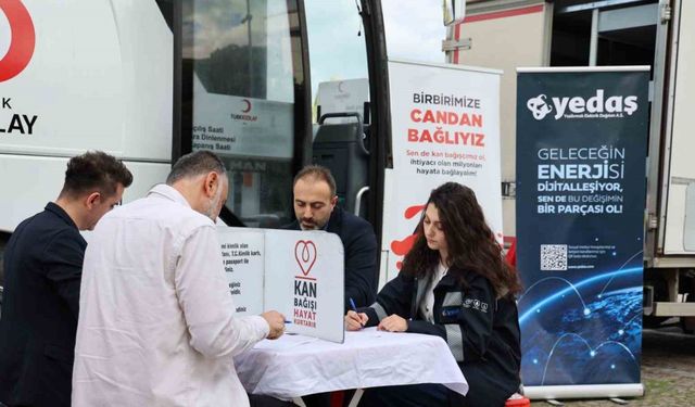 Elektrik dağıtım şirketi çalışanlarından Kızılay’a anlamlı destek