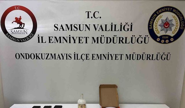 Evlerinde uyuşturucu ele geçirilen 2 kişi gözaltına alındı