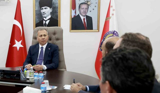 İçişleri Bakanı Yerlikaya: "Kadınlara şiddet uygulamaya kalkanlara, onların huzuruna kast edenlere rahat nefes aldırmayacağız”