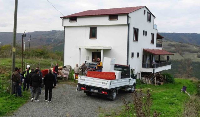 Kaçak villaya yıkım kararı: Eşyalar tahliye edilmeye başlandı