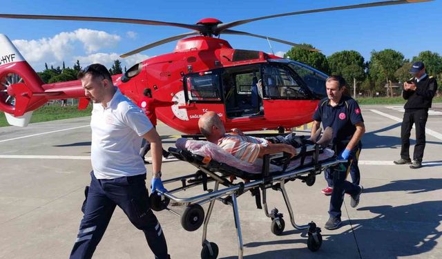 Kalp krizi geçiren yaşlı adamın yardımına ambulans helikopter yetişti