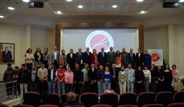 Kastamonu Üniversitesi’nde Cumhuriyet konuşuldu