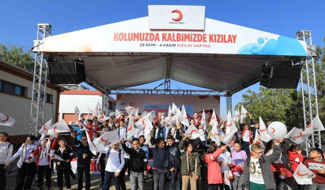 "Kızılay Haftası Sokağı" etkinlikleri başladı