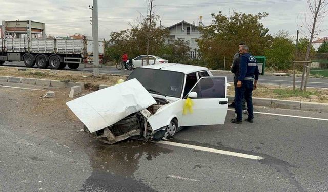 Kontrolden çıkan Tofaş hurdaya döndü: 1 yaralı