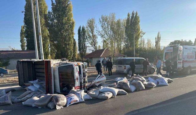 Konya’da kamyonetle hafif ticari araç çarpıştı: 3 yaralı