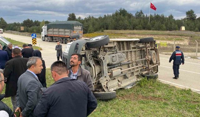 Öğrencileri taşıyan servis tırla çarpıştı: İlk belirlemelere göre 13 yaralı