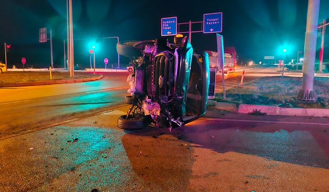 Çorum'da trafik kazası: Cip ve minibüs çarpıştı, üç kişi yaralandı