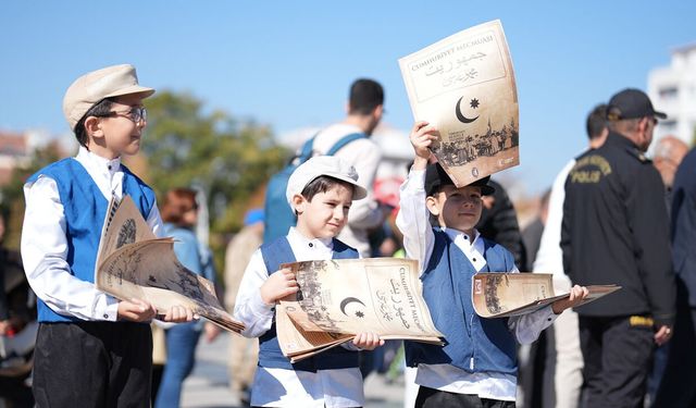 Tarihi Cumhuriyet Mecmuası Çorum'da yeniden vatandaşlarla buluşuyor