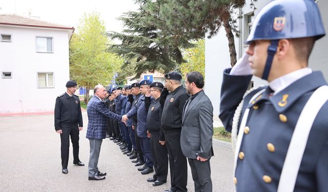 Çorum Valisi Ali Çalgan, İl Jandarma Komutanlığı'nı ziyaret etti