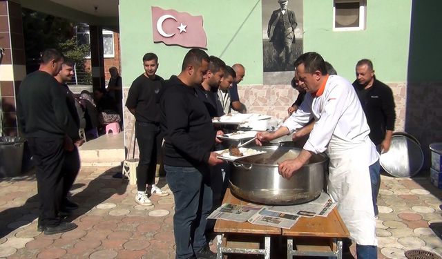 Kumbaba Köyü’nde geleneksel şükür lokması! Kurbanlar kesildi, dualar edildi