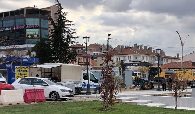 Çöplü Çarşısı'ndaki balıkçılar yeni yerlerine taşınıyor