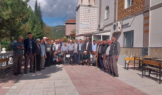 Osmancık'ta cami cemaatinden örnek davranış